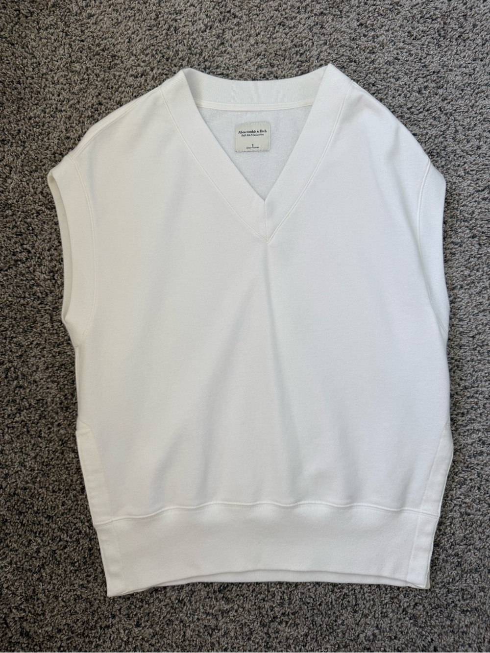 Abercrombie & Fitch White V-Neck Sleeveless Sweatshirt Vest